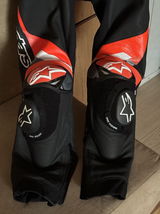 Costum moto 2 piese ALPINESTARS Atem V4 + protecție spate