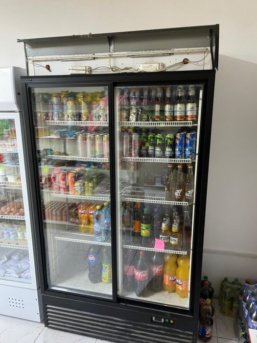 Холодилник для магазина