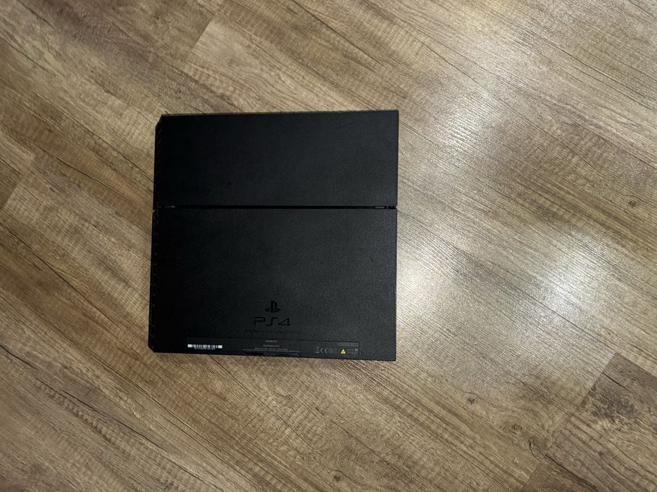 PS 4 PHAT със 7 игри