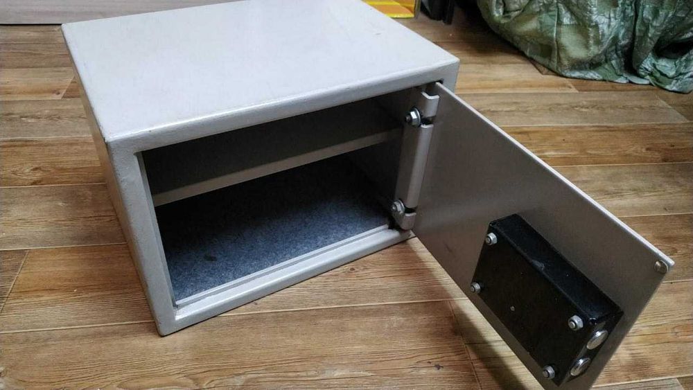 Сейф очень прочный