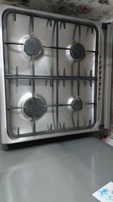 Продам газ плиту Gefest