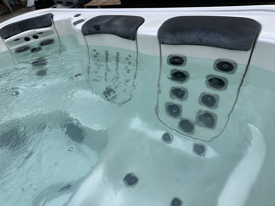 Джакузи   6 места всички екстри музикална система