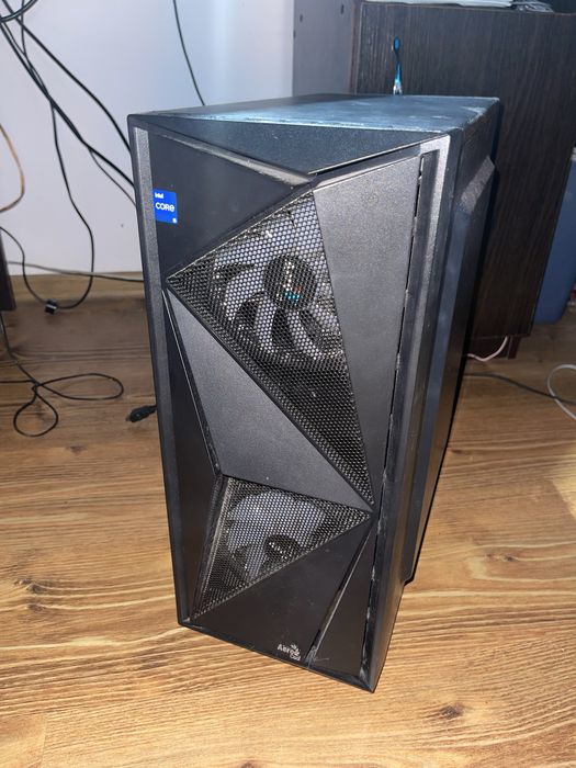 PC gaming- i5-11600KF + GTX 1660 Super + 16GB RAM + SSD/HDD