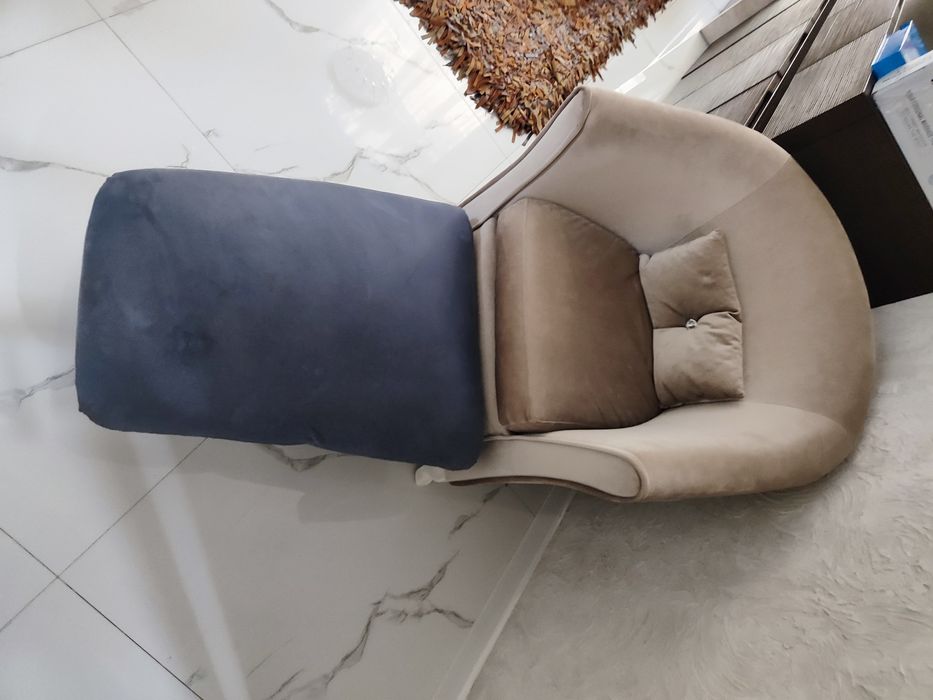 Пуфик приставной велюровый