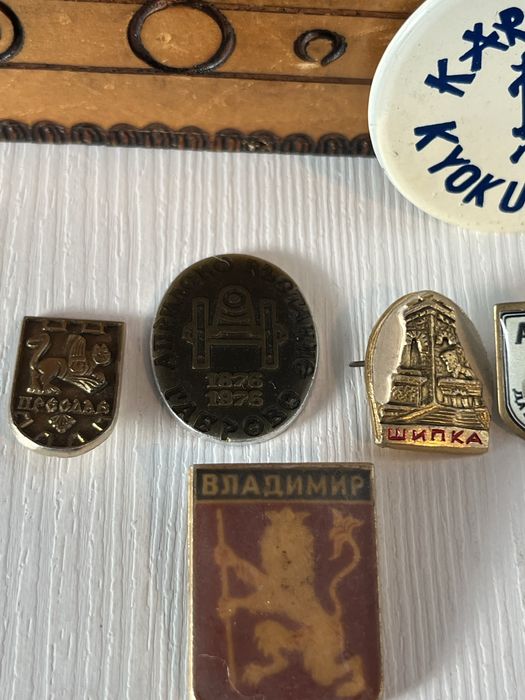 Исторически значки