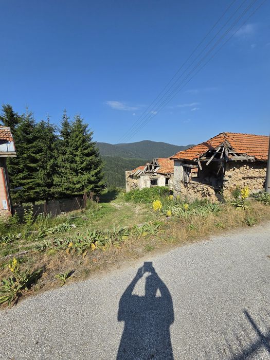 Продавам парцел село Манастир