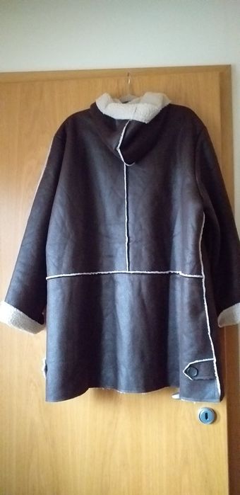 Scurta imitație blana, noua, mărimea 54, cu gluga