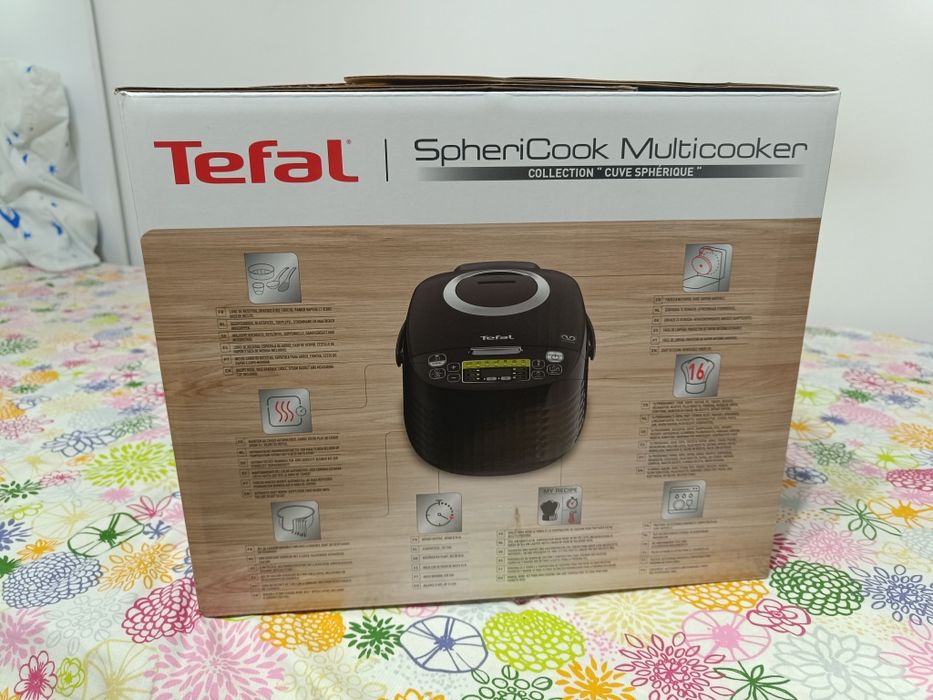 Vând multicooker Tefal