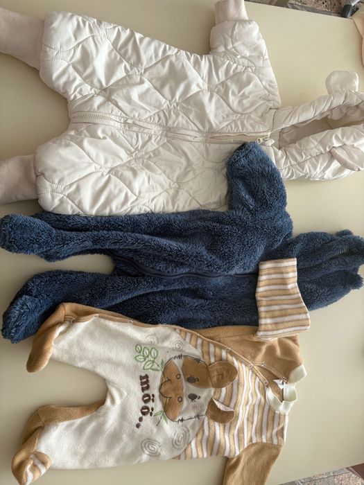 Отдам 3 комбинезона