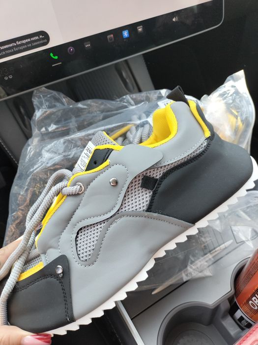 Кроссовки серые на 38,5 размер