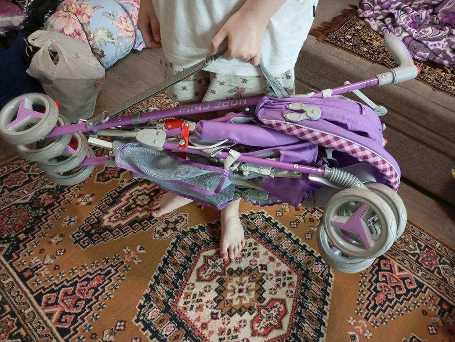 Продам прогулочную детскую коляску