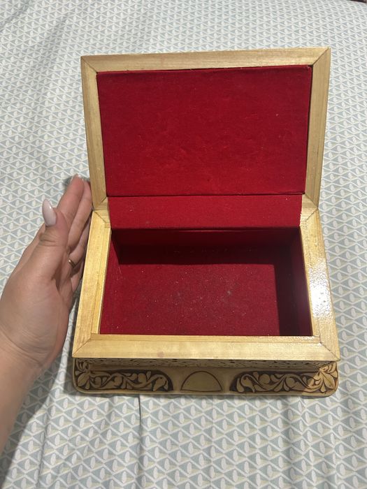 Шкатулка для бижутери