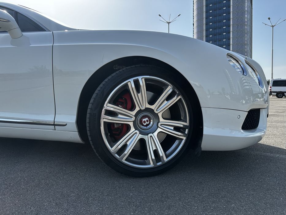 Bentley Continental GT V8