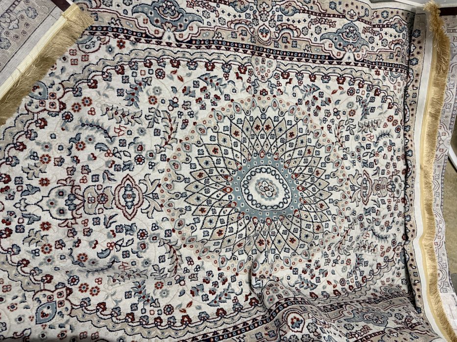 Ковер 260 на 180