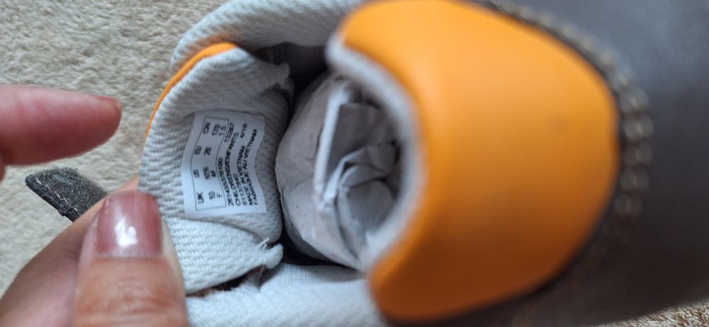 НОВИ, 28 н-р, КОЖЕНИ маратонки Clarks, момче/момиче