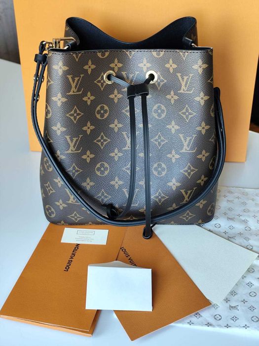 Louis Vuitton Дамска Чанта Mонограм Просторна Стилна с Елегантна форма