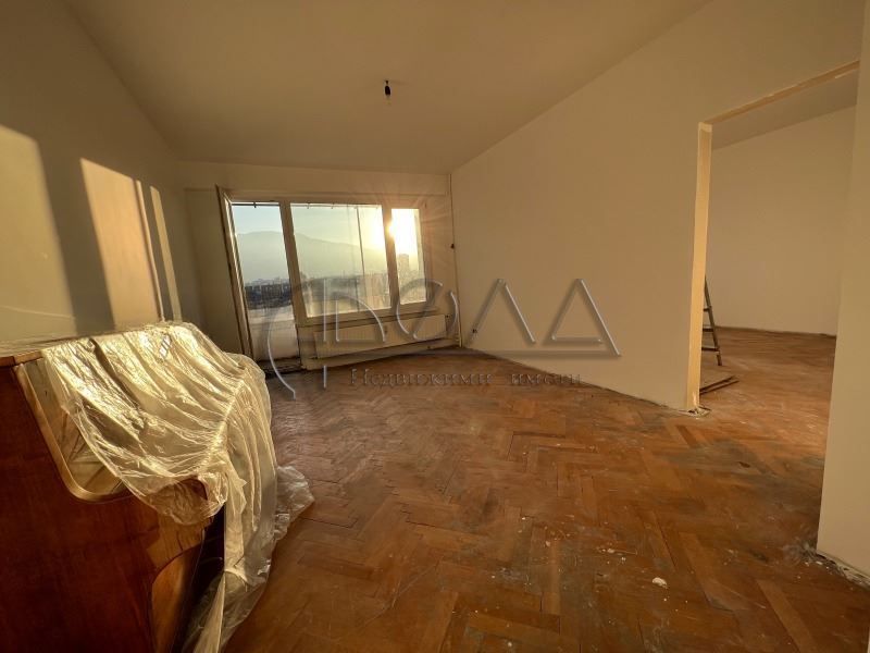 Продава се Тристаен апартамент в София, Борово - 90 кв.м за 1945 €/кв.м - Снимка #3