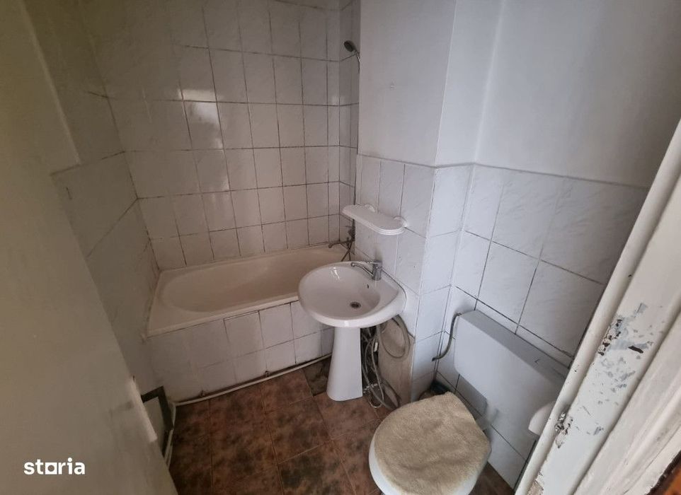 Apartament  2 camere Podu Ros , 52 metri, etaj 1 Cod:160942
