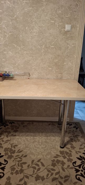 Стол отдам даром