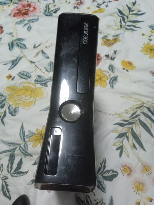 Продам Xbox приставку