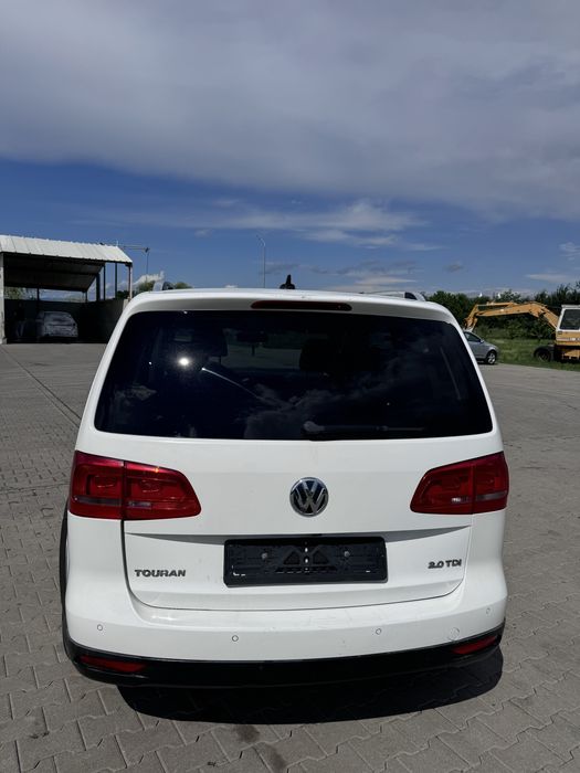VOLKSWAGEN Touran 2012 — imagine 3
