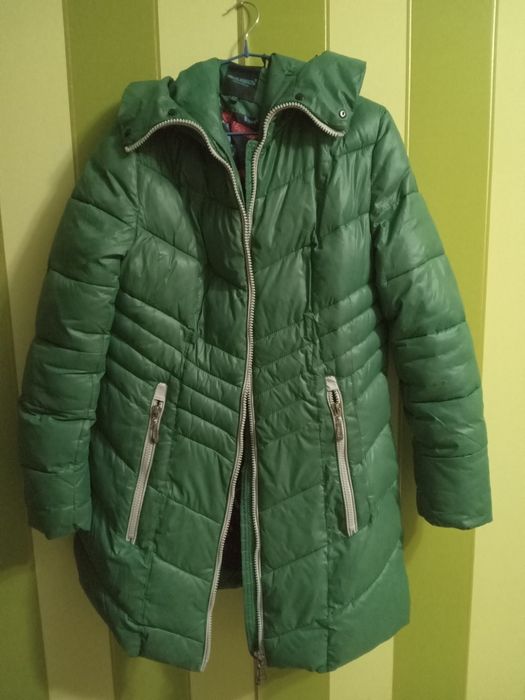 Зимний женский пуховик