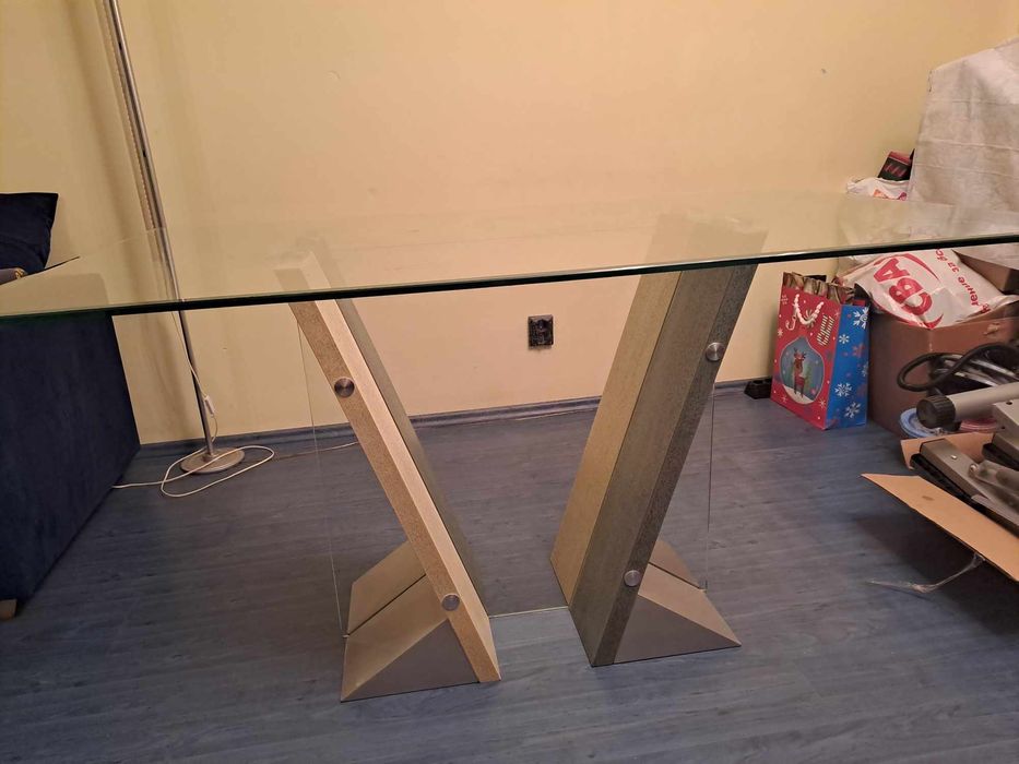 Стъклени маси , трапезна и холна