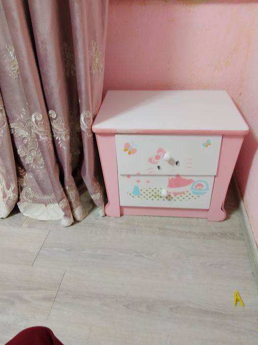 Продам шкаф кравать и стол