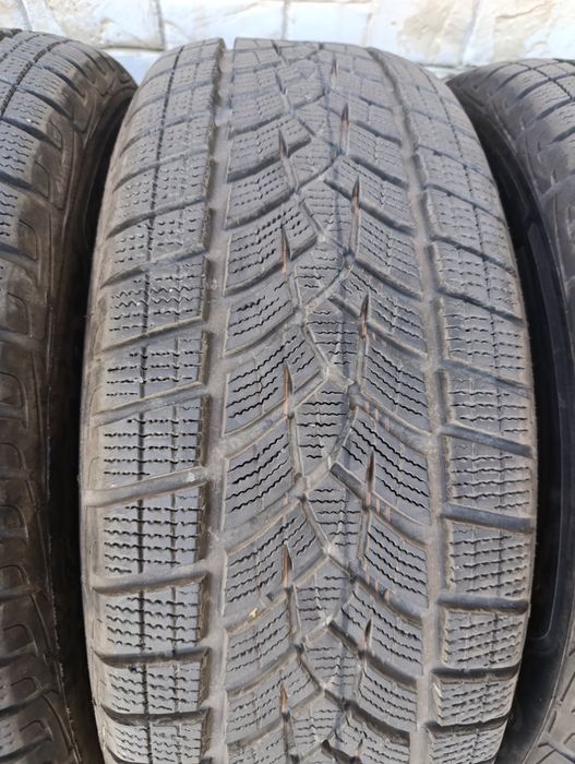 Нови гуми Good year 235/60/18 Ultra grip Performance+, dot 2025
