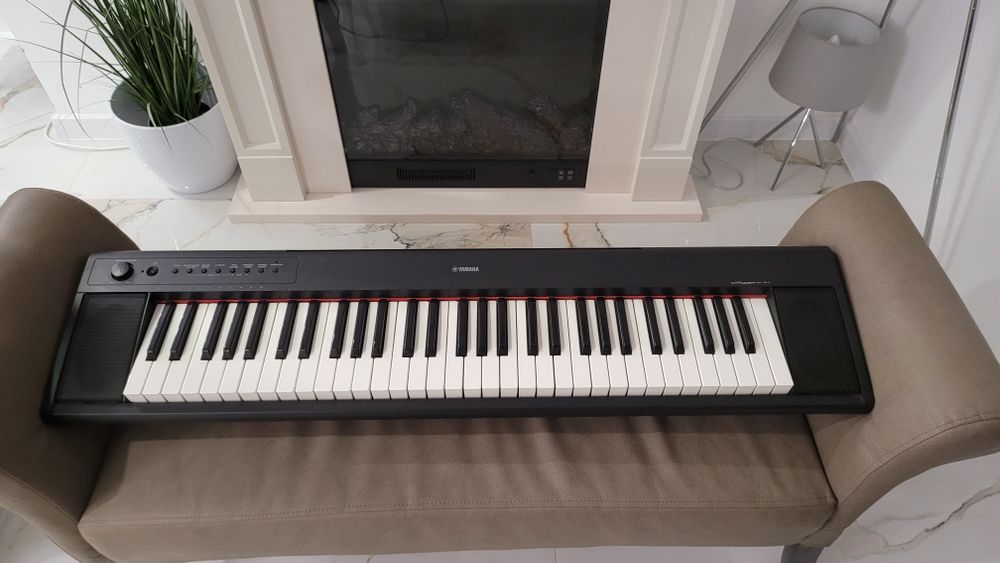 De vânzare orga Yamaha piagero np 11