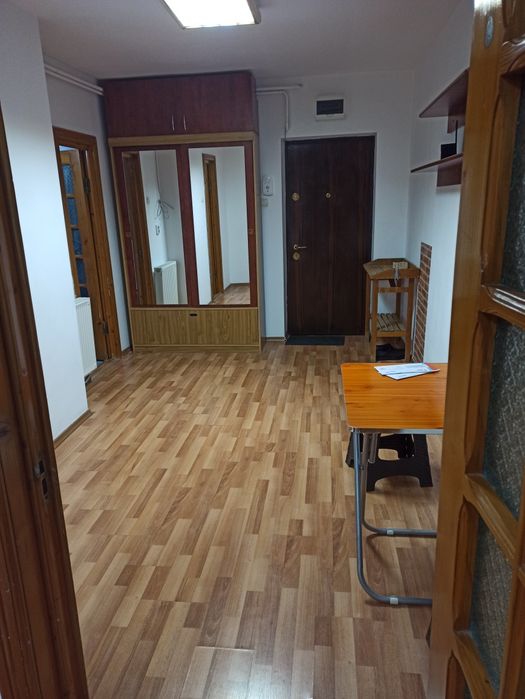 Apartament de închiriat