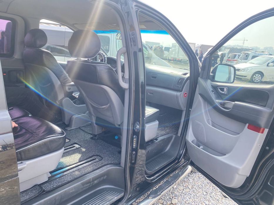 Hyundai Starex 2010 sotiladi holati yaxshi propan gazi bor