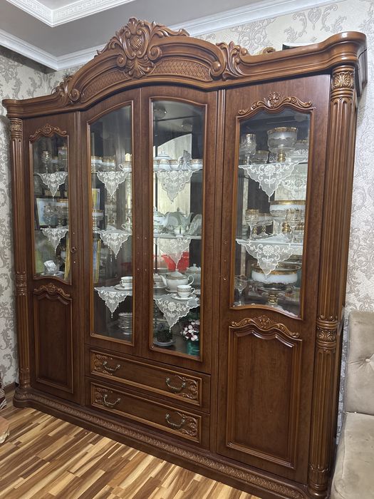 Mehmonxona uchun mebel sotiladi