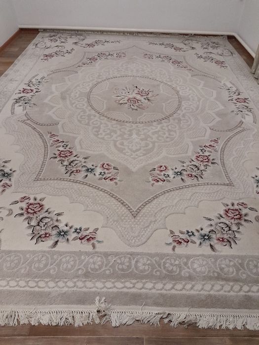 Продам ковёр отличном состояний.