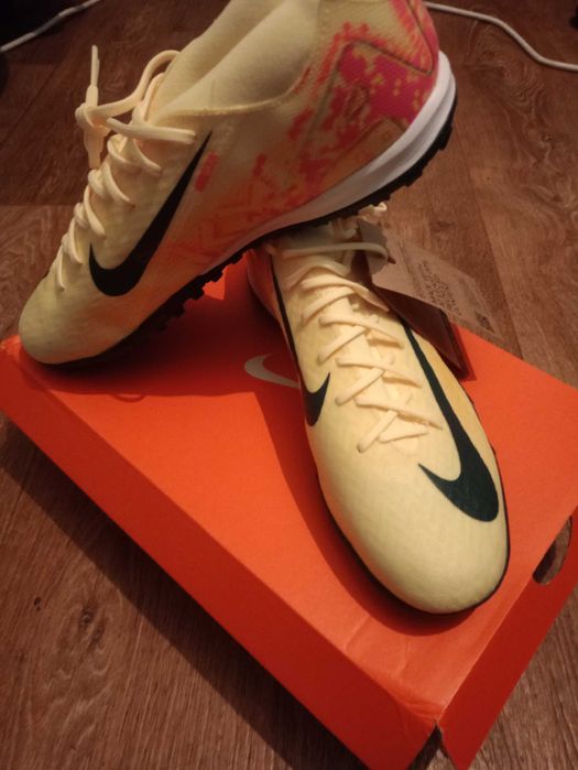 Футболни обувки (стоножки) Nike ZM Superfly 10 Academy KM TF