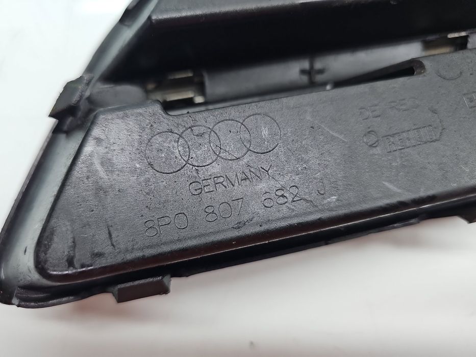 Grila proiector dreapta AUDI A3 Sportback (8PA) [Fabr 2004-2013] Hatch