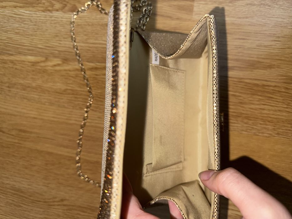 Золотистая сумка