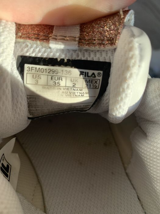 Pantofi sport Fila fete 35, produs folosit.