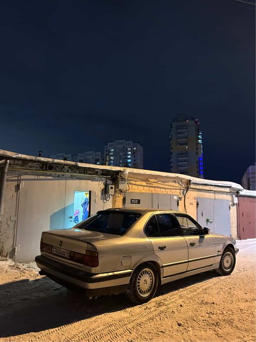 Продам BMW E34 520I