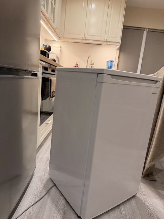 Хладилник SHARP