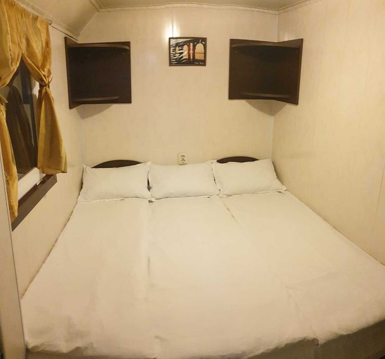 hotel plutitor  front  acostare/ teren intravilan  BRATUL SF. GHEORGHE