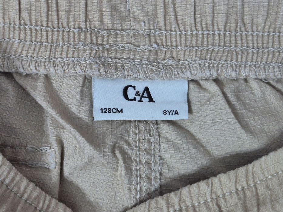 Pantaloni scurți noi C&A 128 cm / 8 ani