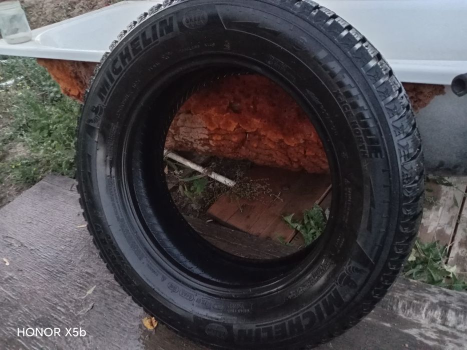 покрышка R 17  225/65