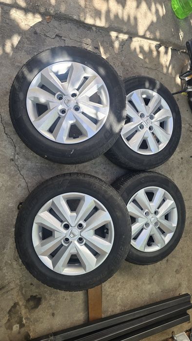 Jante structurate Logan anvelope iarna 185 65 r15 Sandero dokker roti dacia