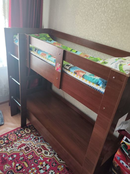 Продам двух ярусную кровать б/у