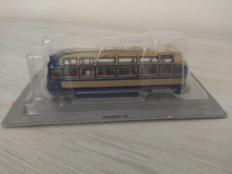 Метален автобус Ikarus 30 !!!