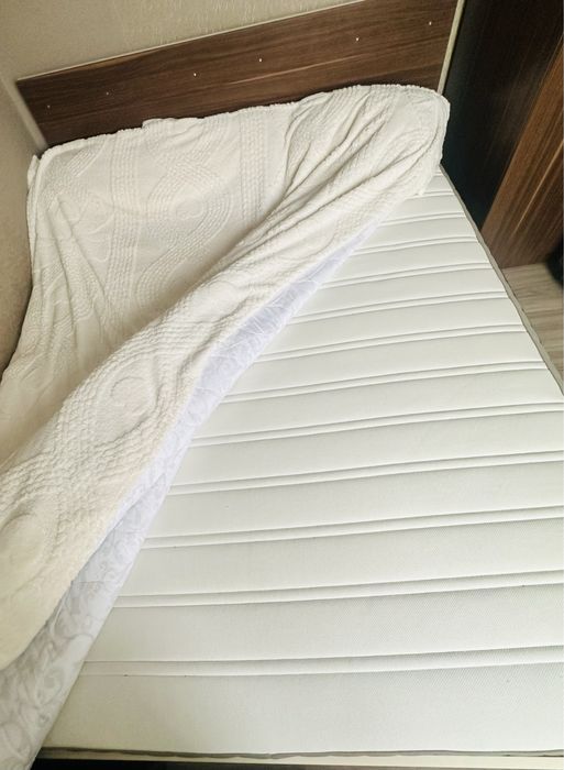 Продам спальний гарнитур