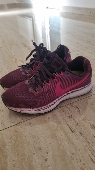 Adidasi nike marimea 36,5