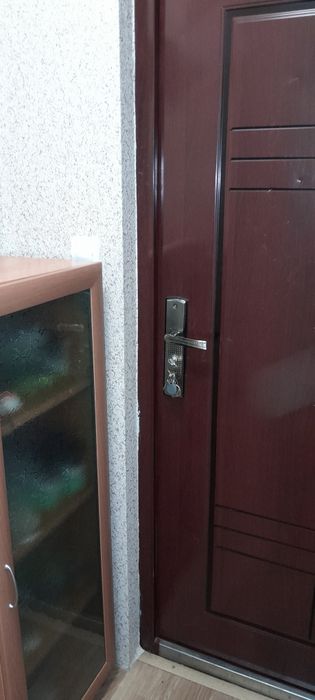 Продавам боксониера   срещу  Парк Мол