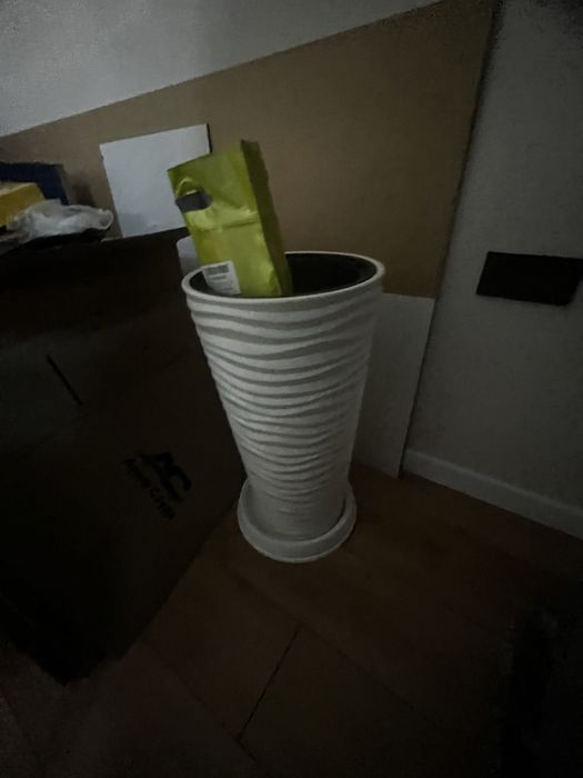 Продам (3)горшки для цветов
